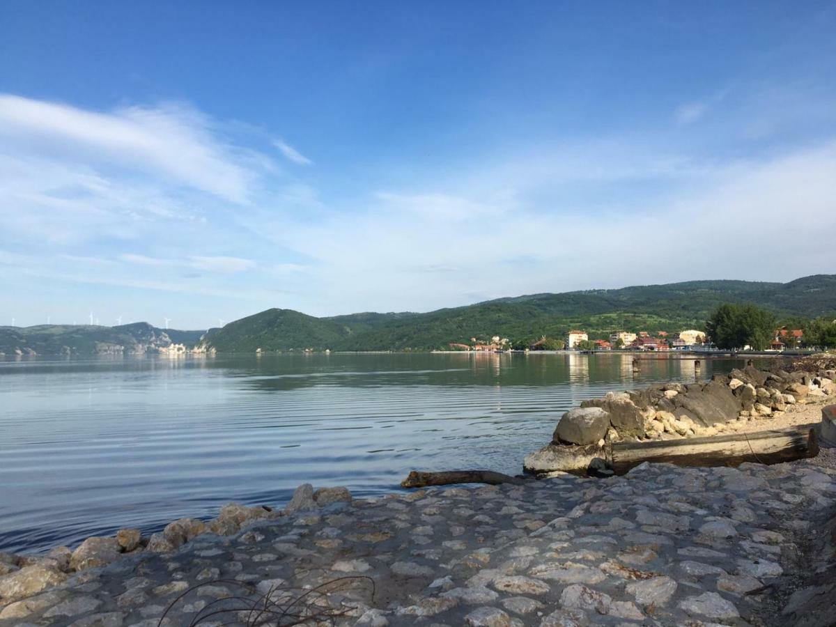 Apartmani Vidikovac Golubac Luaran gambar