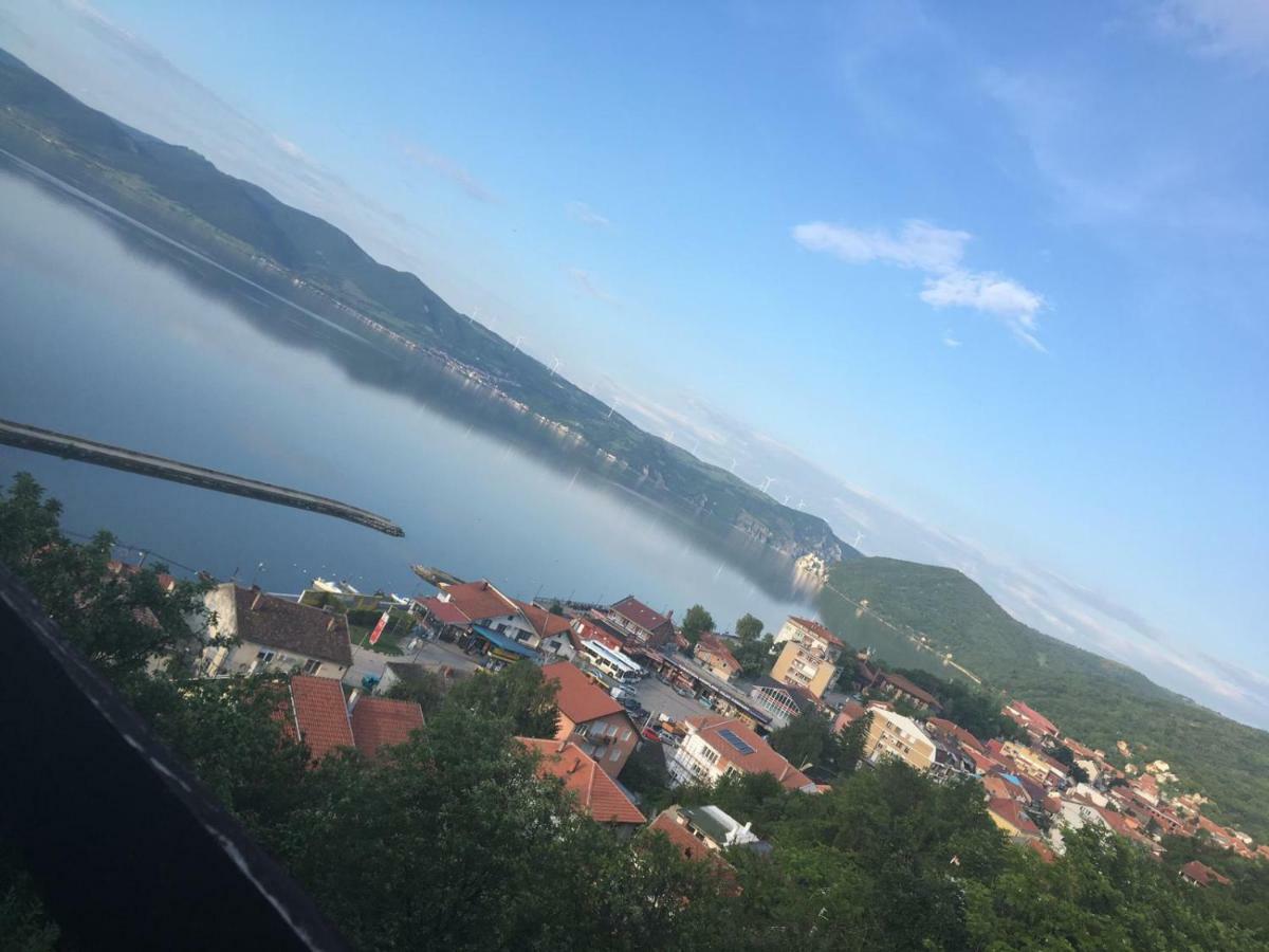 Apartmani Vidikovac Golubac Luaran gambar