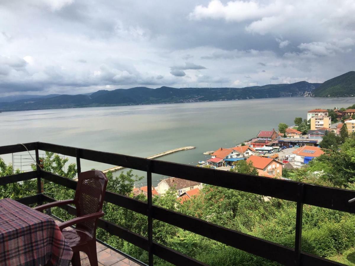 Apartmani Vidikovac Golubac Luaran gambar